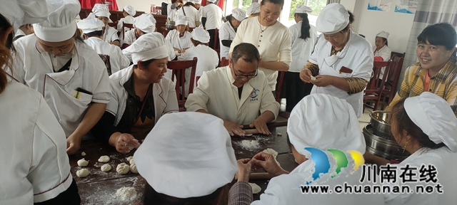 泸县百和镇：中式面点师培训“解锁”群众新技能(图1)