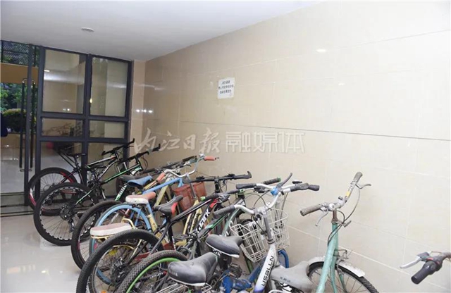 警告：楼道严禁停放电动车！内江城区开出处罚“第一单(图2)