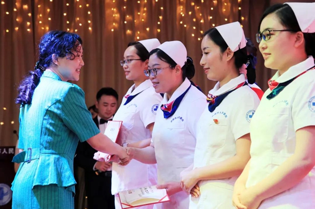 传承红色基因，创新发展护理｜泸州市人民医院开展5.12护士节系列活动(图12)