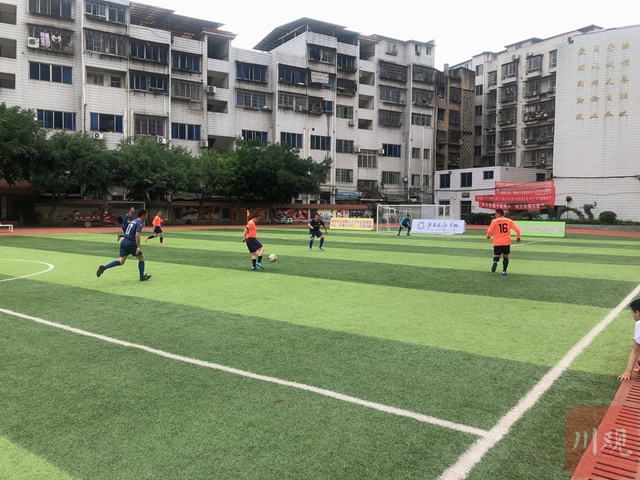 以球会友！泸州这所小学用足球“网”起“朋友圈”(图3)