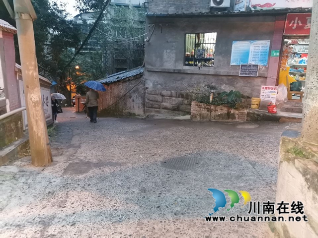 龙马潭区小市街道人大代表进社区为民办实事(图3)