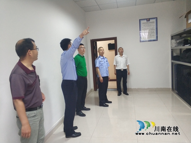 庞维伦一行到古蔺县法院督导检查“六专四室”建设(图1)