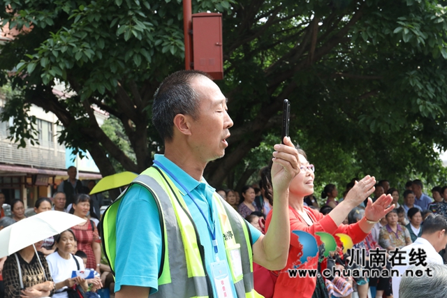 龙马潭区：这群老人自编自演，为建党百年献上精彩文艺巡演(图4)