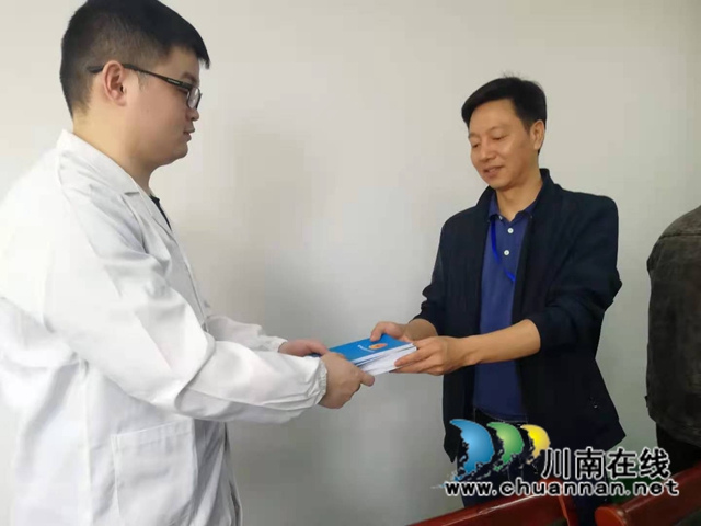 泸县市场监管局开展“学党史 我为群众办实事”送法进企业活动(图2)