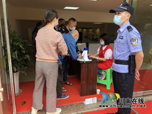 龙马潭区红星街道：我为群众办实事，疫苗接种送上门(图2)