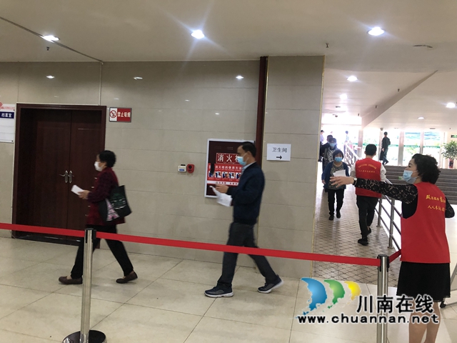 龙马潭区红星街道：我为群众办实事，疫苗接种送上门(图5)