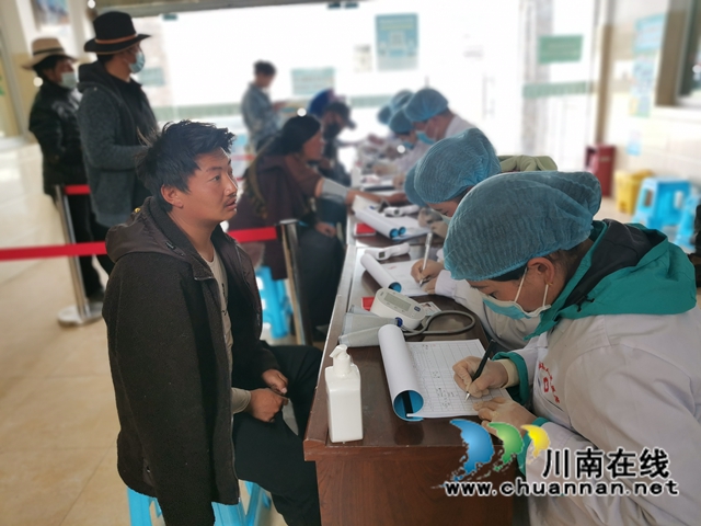 您的健康我守护！纳溪区援藏干部组织藏族村民接种新冠病毒疫苗(图4)