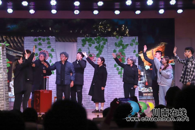 旧篇新演！看河南信阳师范学院话剧《北街南院》精彩演出(图1)