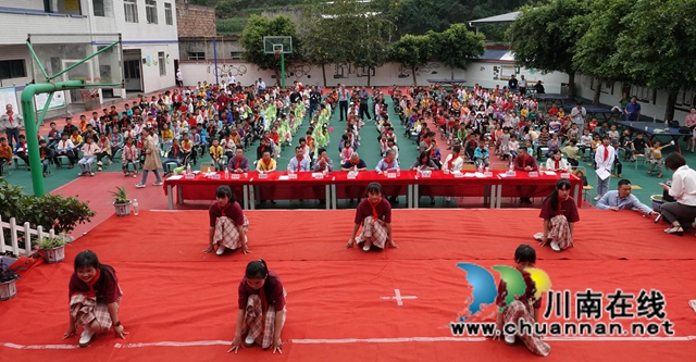 泸州市“小书包·大爱心”公益活动发放仪式在古蔺举行(图12)