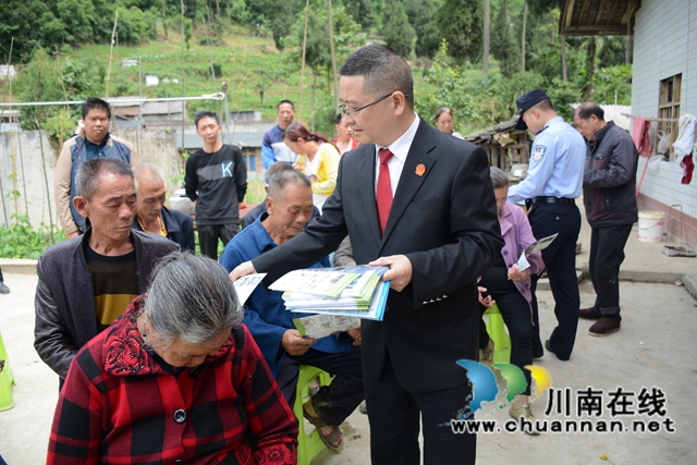 古蔺县法院：巡回审理在田间，司法为民零距离(图5)