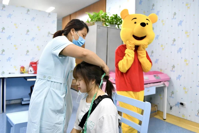 每年来西南医大附院过六一的连体孩子们长大了！快满18岁的她们，愿望是当医生(图4)