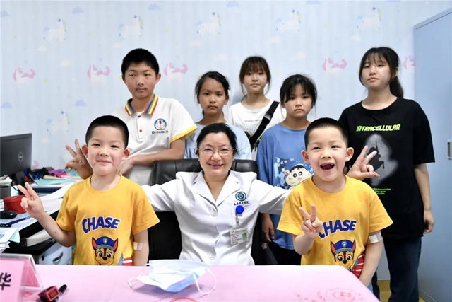 每年来西南医大附院过六一的连体孩子们长大了！快满18岁的她们，愿望是当医生(图9)