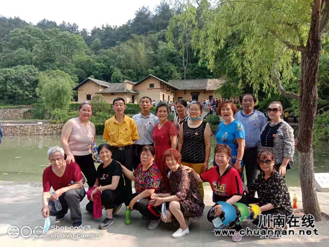 龙马潭区小市街道：参观红色教育基地，重温党史革命情怀(图7)