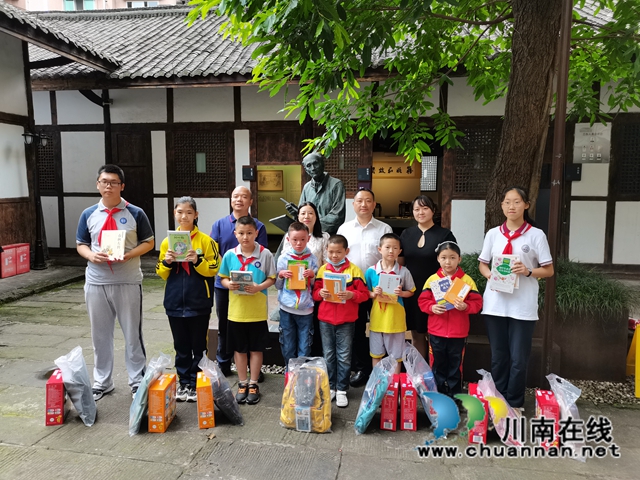 用爱心温暖人心！民盟龙马潭区基层委员会走访慰问留守儿童(图5)