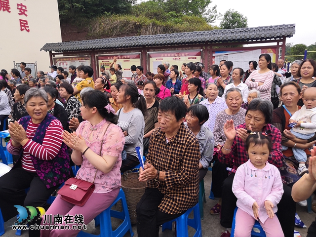 六一节特稿∣三省儿童画熊猫，万千大爱汇安民(图2)