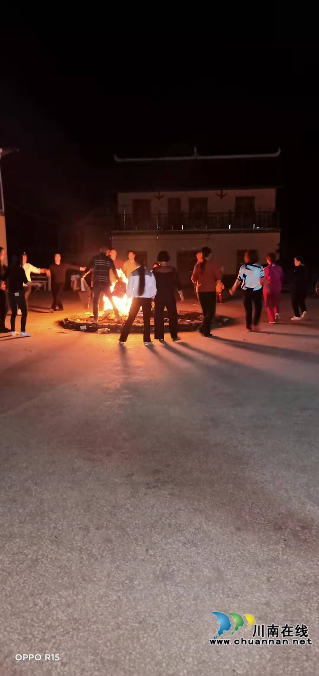 古蔺县石屏镇成立彝文化宣传队(图4) 古蔺县石屏镇成立彝文化宣传队(图4)