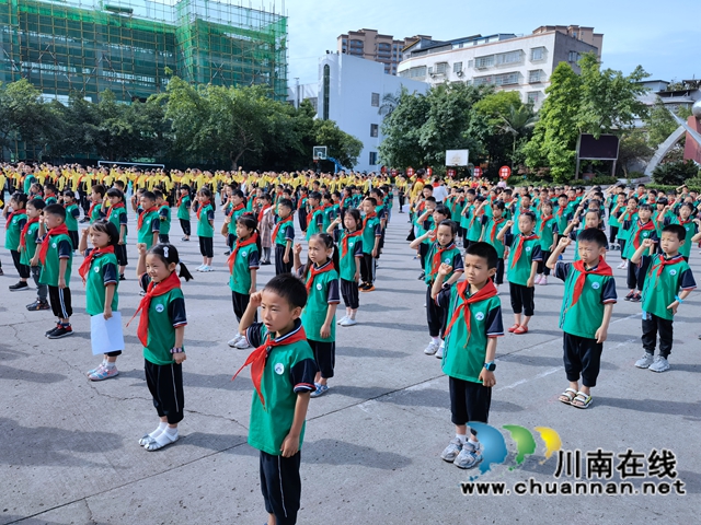 泸县立石镇:我们在阳光下茁壮成长,胸前的红领巾迎风飘扬(图2) 泸县立石镇:我们在阳光下茁壮成长,胸前的红领巾迎风飘扬(图2)
