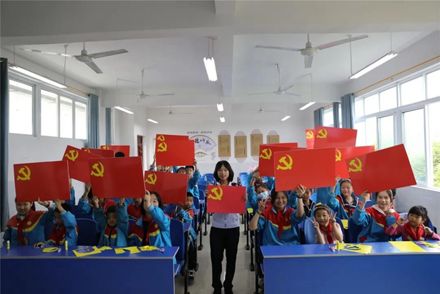 儿童节快乐!泸州税务温暖童心伴成长(图3) 儿童节快乐!泸州税务温暖童心伴成长(图3)