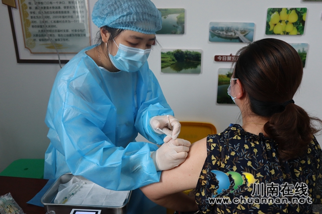 健全免疫屏障 泸县云龙镇全力开展新冠肺炎疫苗接种工作(图2)