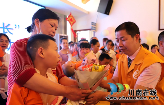 泸县残联携手泸县福欣医院开展“六一”主题活动(图11)