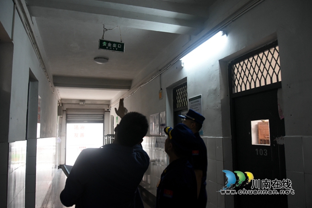 泸州市消防救援支队开展高考前消防安全检查(图6)