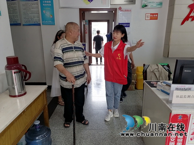 龙马潭区红星街道玉带桥社区开展健康义诊进社区活动(图3)