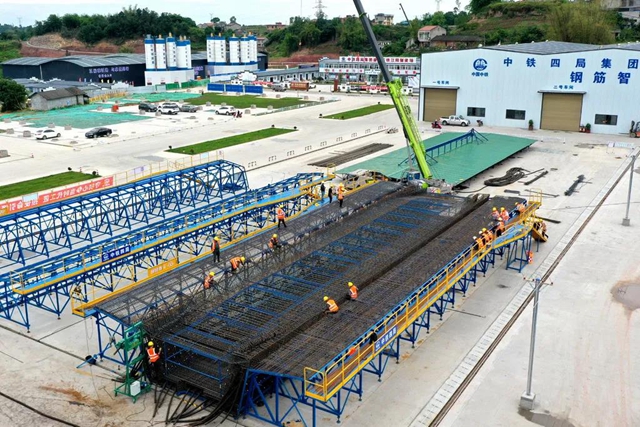 高铁新进展！渝昆高铁川渝段首孔箱梁成功浇筑(图2)