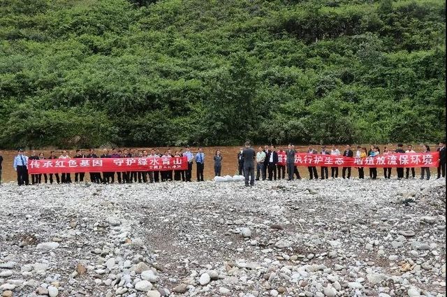 古蔺非法捕捞者被判放生鱼苗“补河”……(图1)