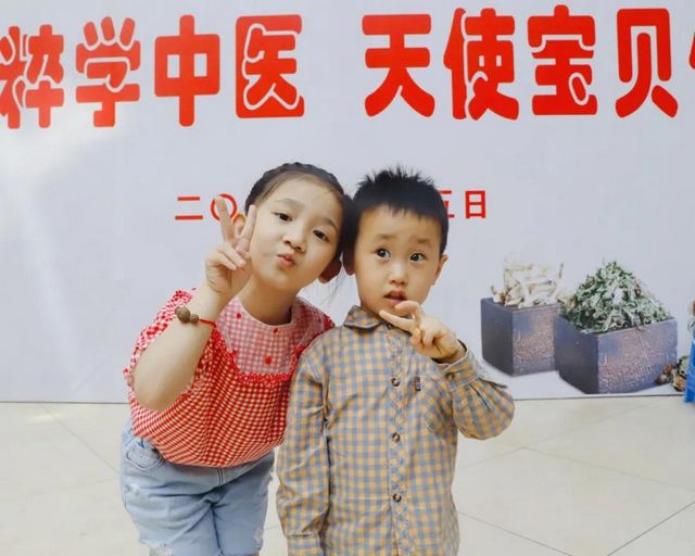 泸州：传承国粹学中医，天使宝贝做香丸(图4)