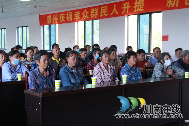 泸县残联开展“我为群众办实事”实践活动——送鸡苗下乡(图2)