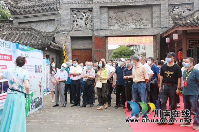 书画逢酒 笔墨飘香丨川中南七市老年书画联展会议代表采风沈子国酒庄(图2) 书画逢酒 笔墨飘香丨川中南七市老年书画联展会议代表采风沈子国酒庄(图2)