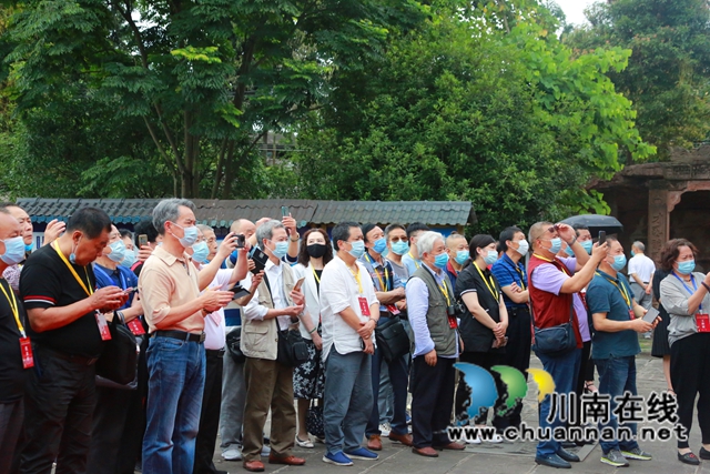 书画逢酒 笔墨飘香丨川中南七市老年书画联展会议代表采风沈子国酒庄(图4) 书画逢酒 笔墨飘香丨川中南七市老年书画联展会议代表采风沈子国酒庄(图4)