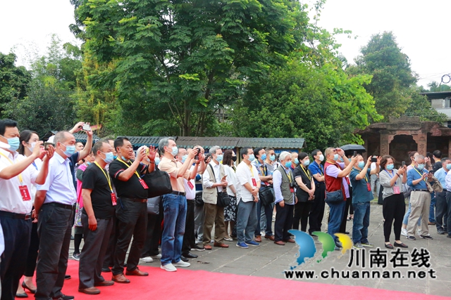 书画逢酒 笔墨飘香丨川中南七市老年书画联展会议代表采风沈子国酒庄(图3) 书画逢酒 笔墨飘香丨川中南七市老年书画联展会议代表采风沈子国酒庄(图3)