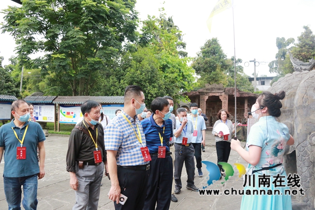 书画逢酒 笔墨飘香丨川中南七市老年书画联展会议代表采风沈子国酒庄(图10) 书画逢酒 笔墨飘香丨川中南七市老年书画联展会议代表采风沈子国酒庄(图10)