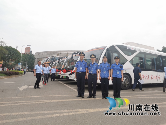 泸县综合行政执法局加强市容秩序管控为高考保驾护航(图1) 泸县综合行政执法局加强市容秩序管控为高考保驾护航(图1)