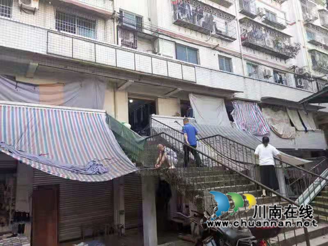 龙马潭区小市街道开展回龙湾商圈消防安全专项整治(图3)