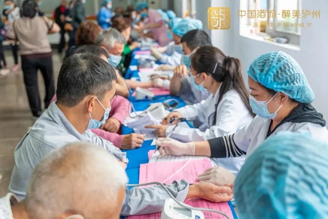 即日起，泸州全面开展新冠疫苗第二剂接种！网上预约功能正在开发中(图1)