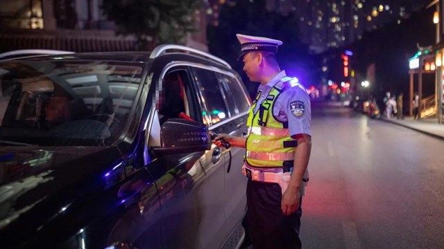 叙永公安开展高考后大清查行动(图2) 叙永公安开展高考后大清查行动(图2)