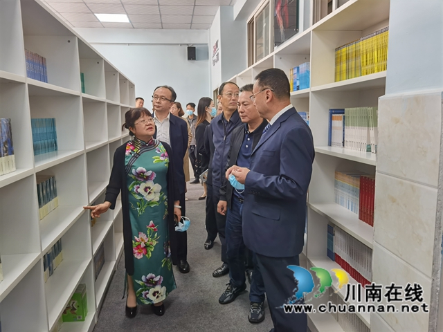 民盟泸州市委：汇聚星星之火点亮盐源教育(图2)