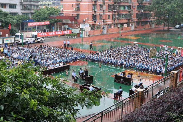 纳溪区检察院开展“庭审进校园 禁毒护成长”活动(图1)