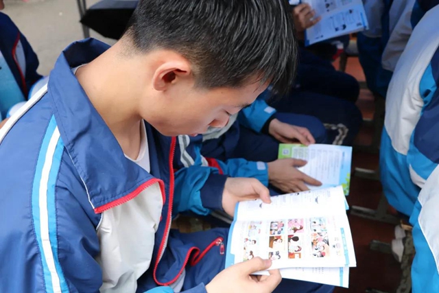 纳溪区检察院开展“庭审进校园 禁毒护成长”活动(图5)