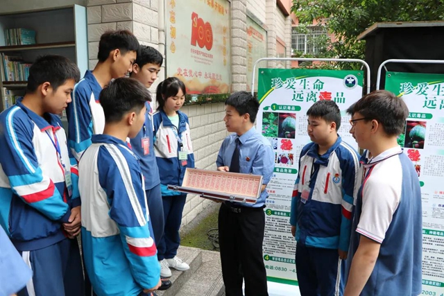 纳溪区检察院开展“庭审进校园 禁毒护成长”活动(图4)