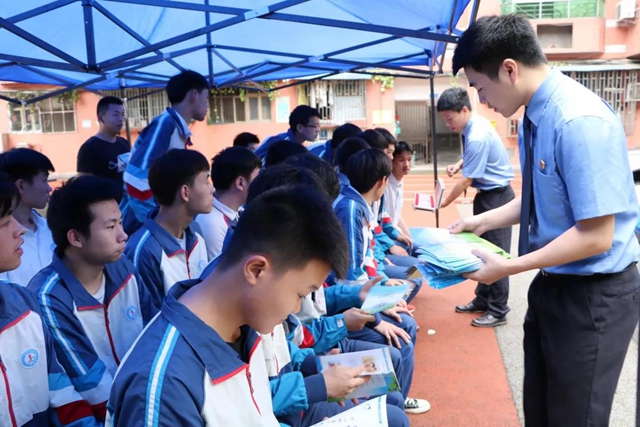 纳溪区检察院开展“庭审进校园 禁毒护成长”活动(图3)