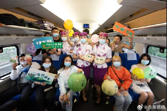 方便“一日游”！宜宾西站加开20多趟高铁动车组(图1)