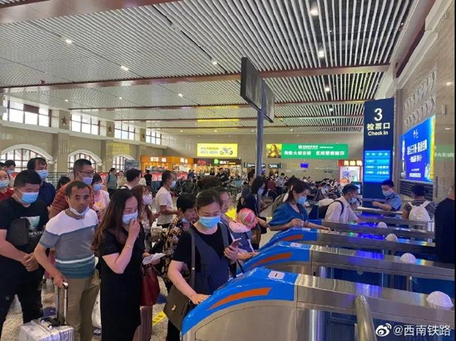 方便“一日游”！宜宾西站加开20多趟高铁动车组(图2)