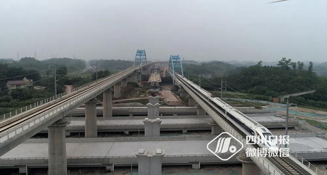 成自高铁最新进展!双高铁+高速公路成功同框!(图2) 成自高铁最新进展!双高铁+高速公路成功同框!(图2)