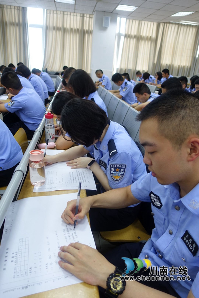 全省首个志愿服务选修课在四川警察学院结课(图5)
