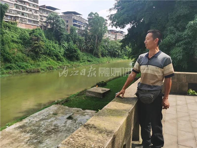 漂了两三百米！内江这个水果店店主勇救落水女(图1)