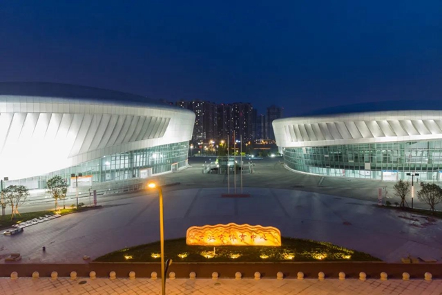 点亮璀璨的城市会客厅！内江市体育中心最新航拍闪“亮”登场(图2)