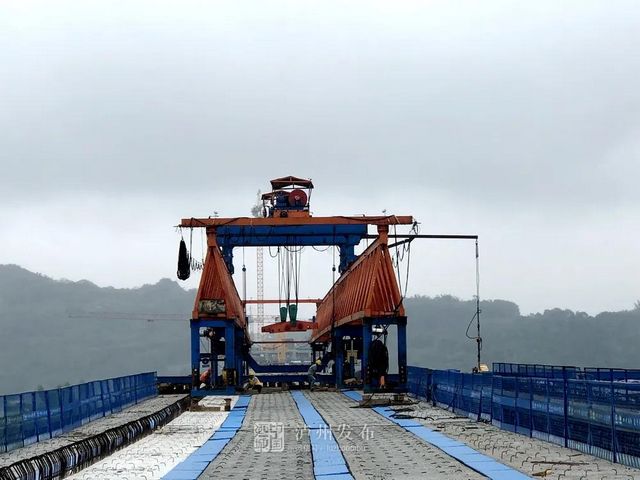 水下工程全部结束!泸州这座在建长江大桥最难节点工程成功突破(图4) 水下工程全部结束!泸州这座在建长江大桥最难节点工程成功突破(图4)